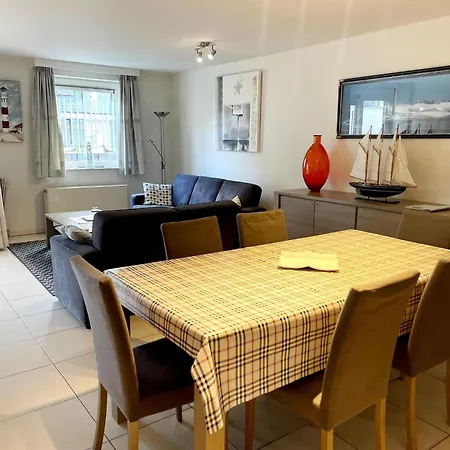 Stylish With Garage, Cleaning Included Lägenhet *