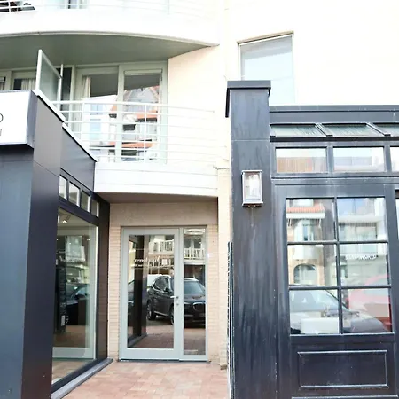 Stylish With Garage, Cleaning Included Lägenhet
