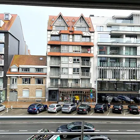 Stylish With Garage, Cleaning Included Lägenhet *